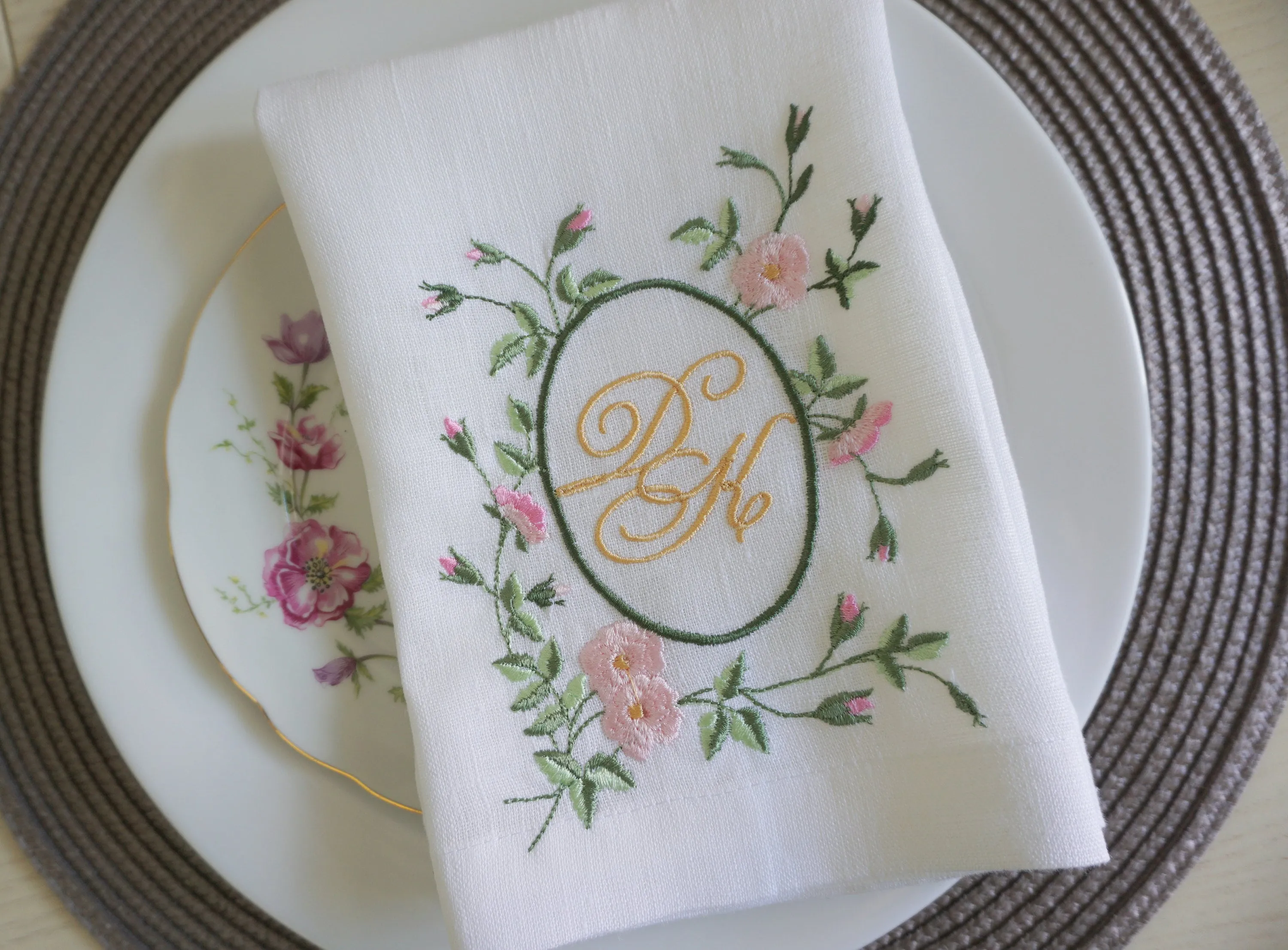 #101 | Rose branches | Personalized | Linen napkins