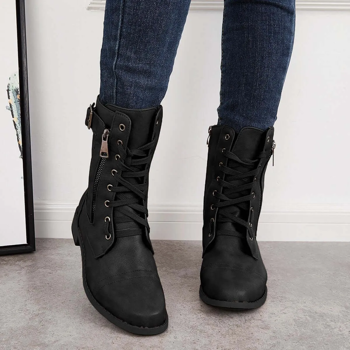 Casual and supportive orthopedic Boots