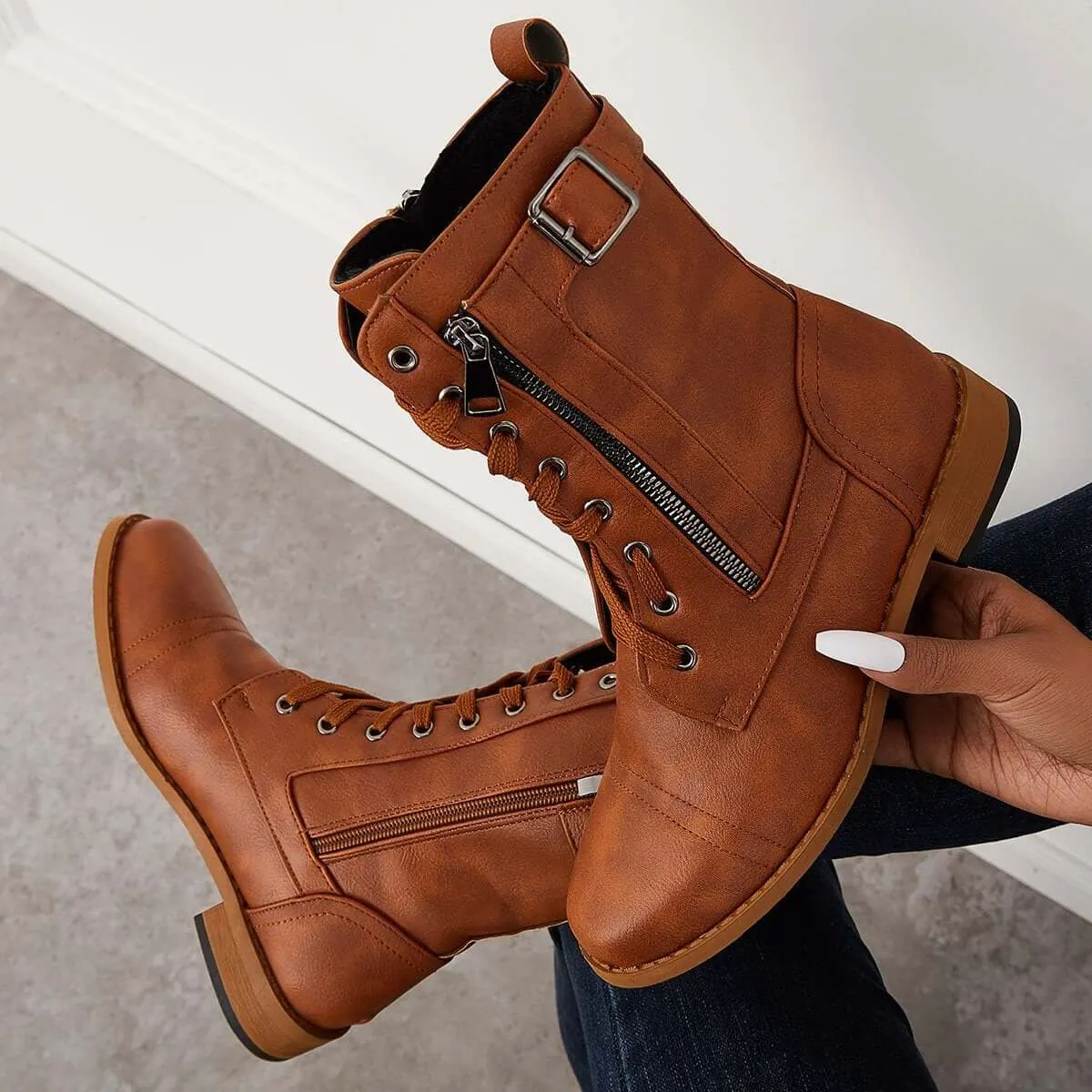 Casual and supportive orthopedic Boots