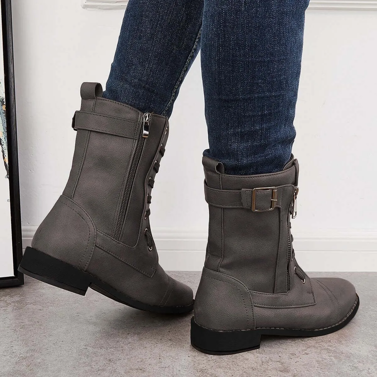 Casual and supportive orthopedic Boots