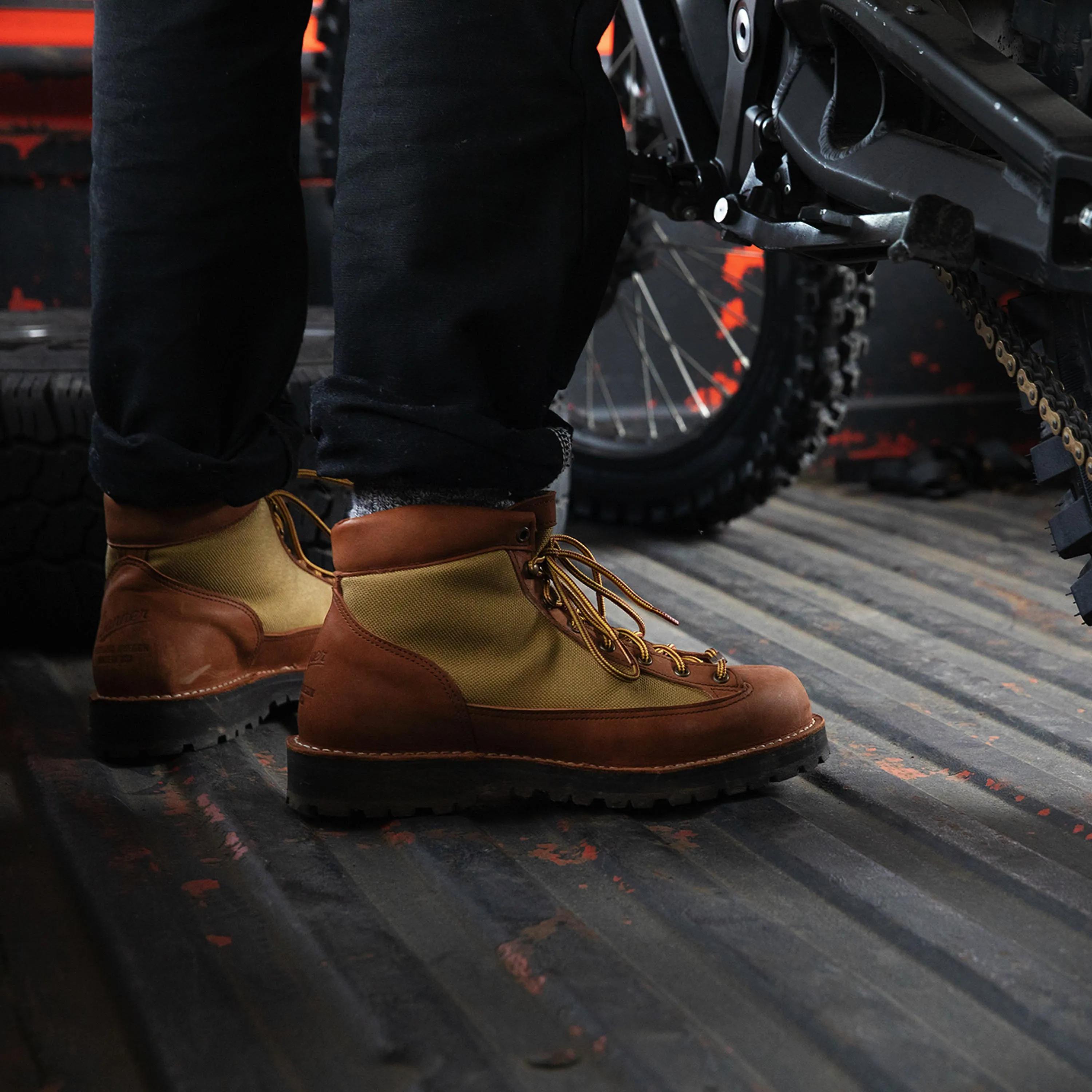 Danner Light Revival - Khaki