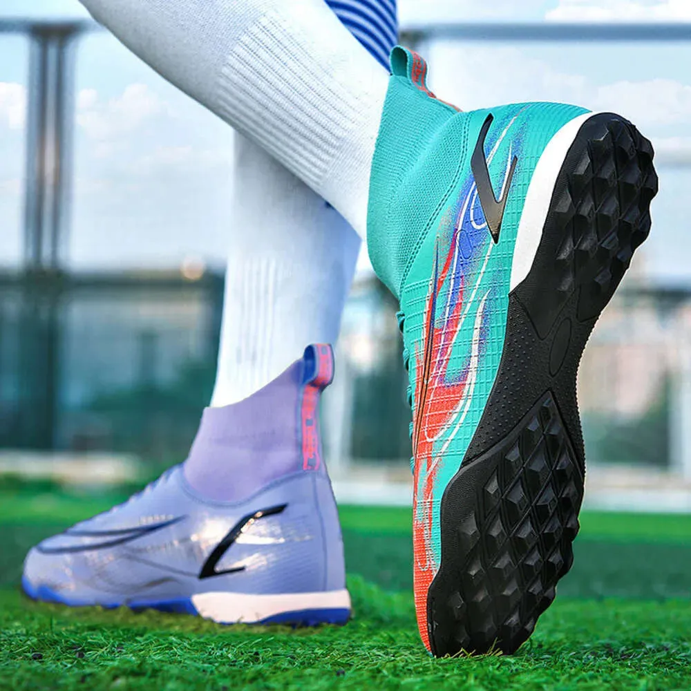 Factory Wholesale soccer shoes High Top Custom Brand Outdoor Leisure Fashion Football Shoes