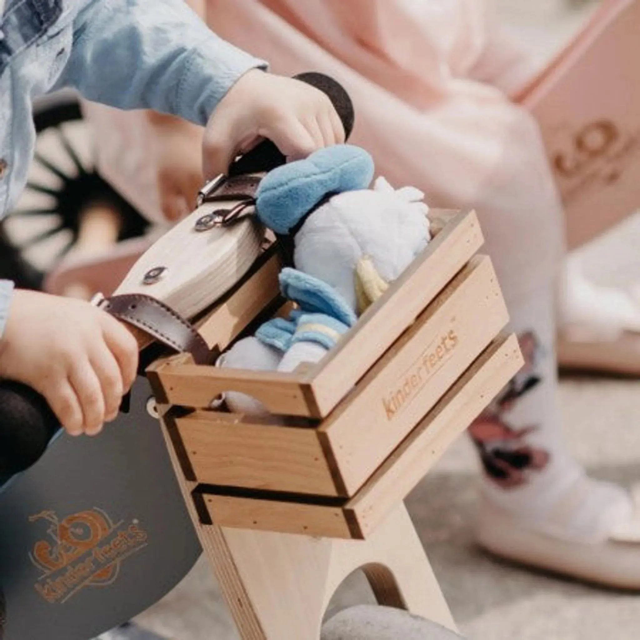 Kinderfeets Crate
