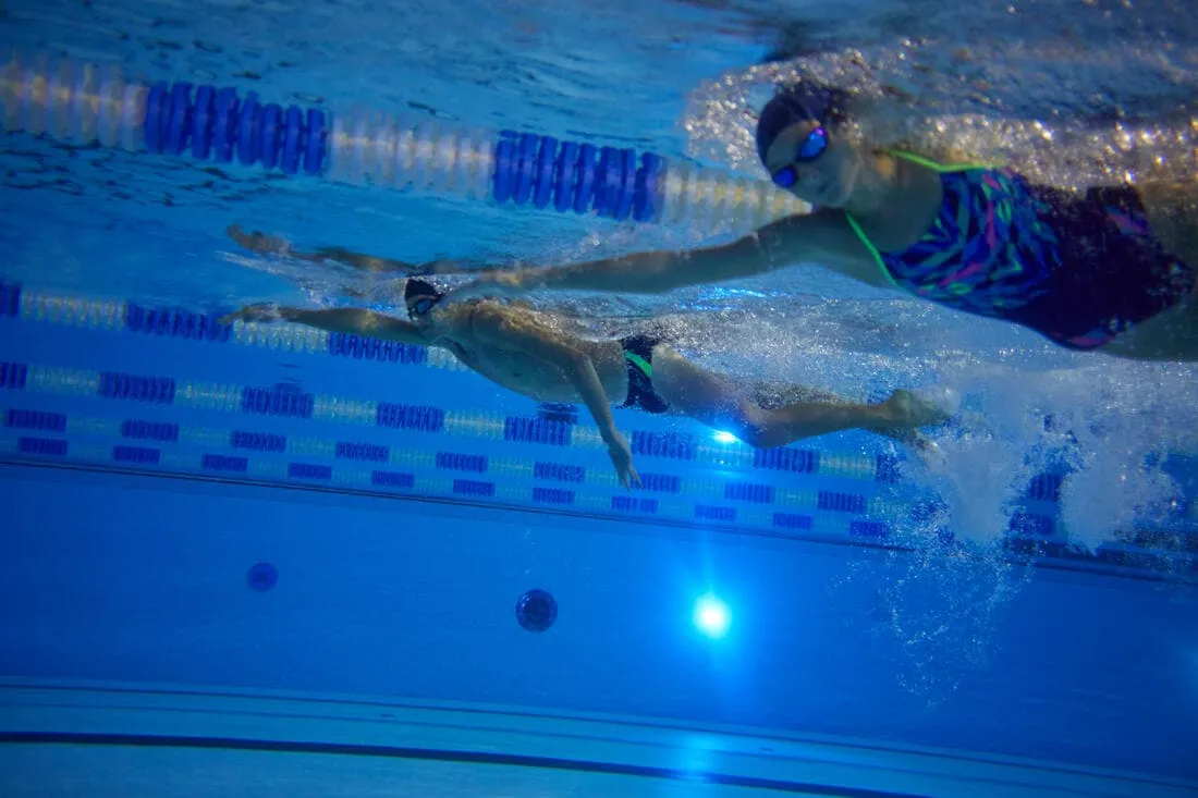 Maillot de bain slip natation garcon  900 yoke grad vert