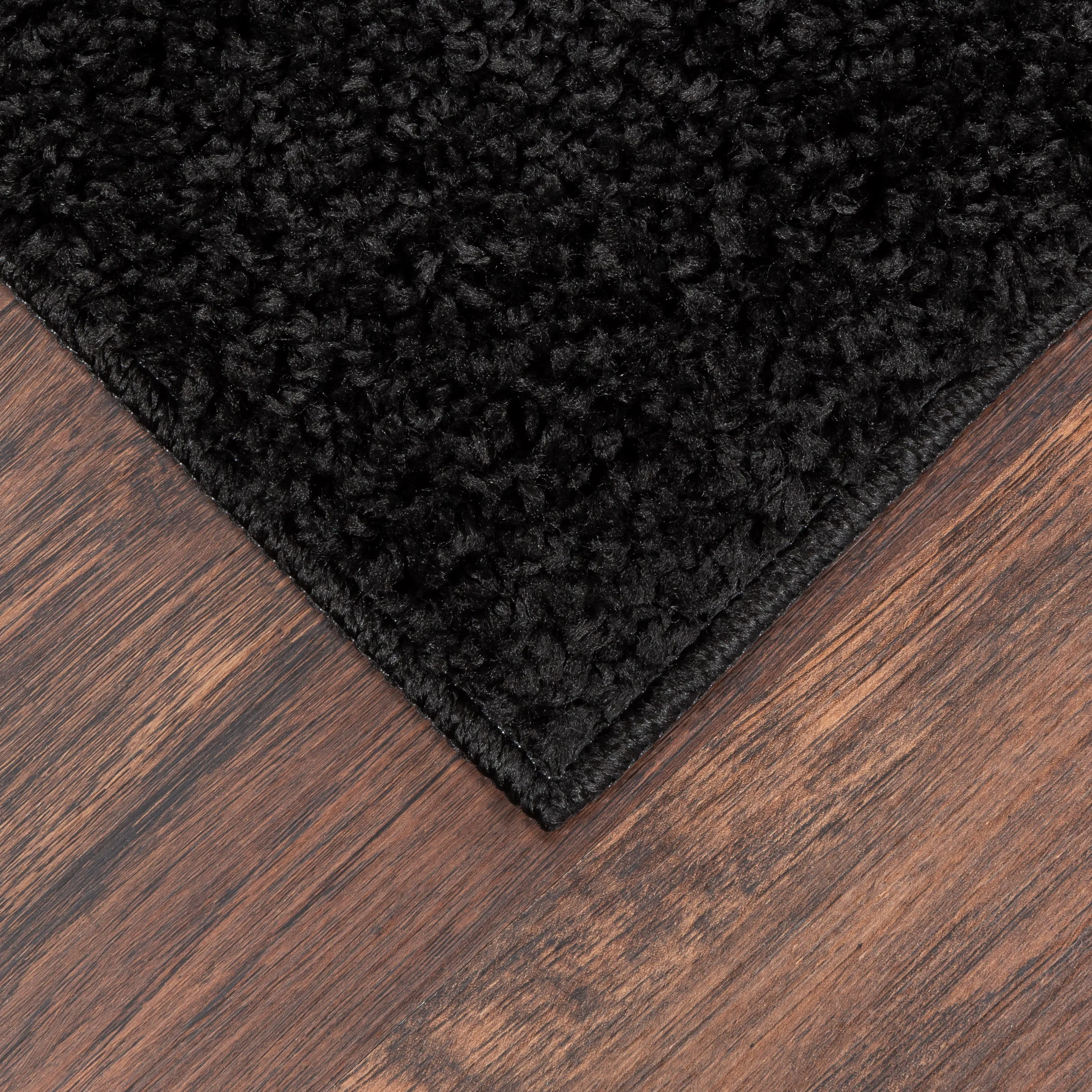 Mainstays Solid Casual Black Shag Runner Rug, 1'9"X5'