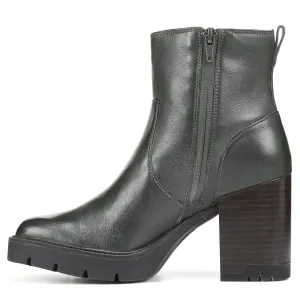 Naturalizer Wilde - Waterproof Pine Waterproof Leather 6.5 M (B)