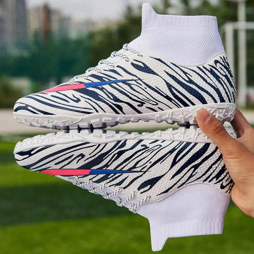 New Arrived  Wholesale High-Quality Professional Men Football Training Soccer Shoes