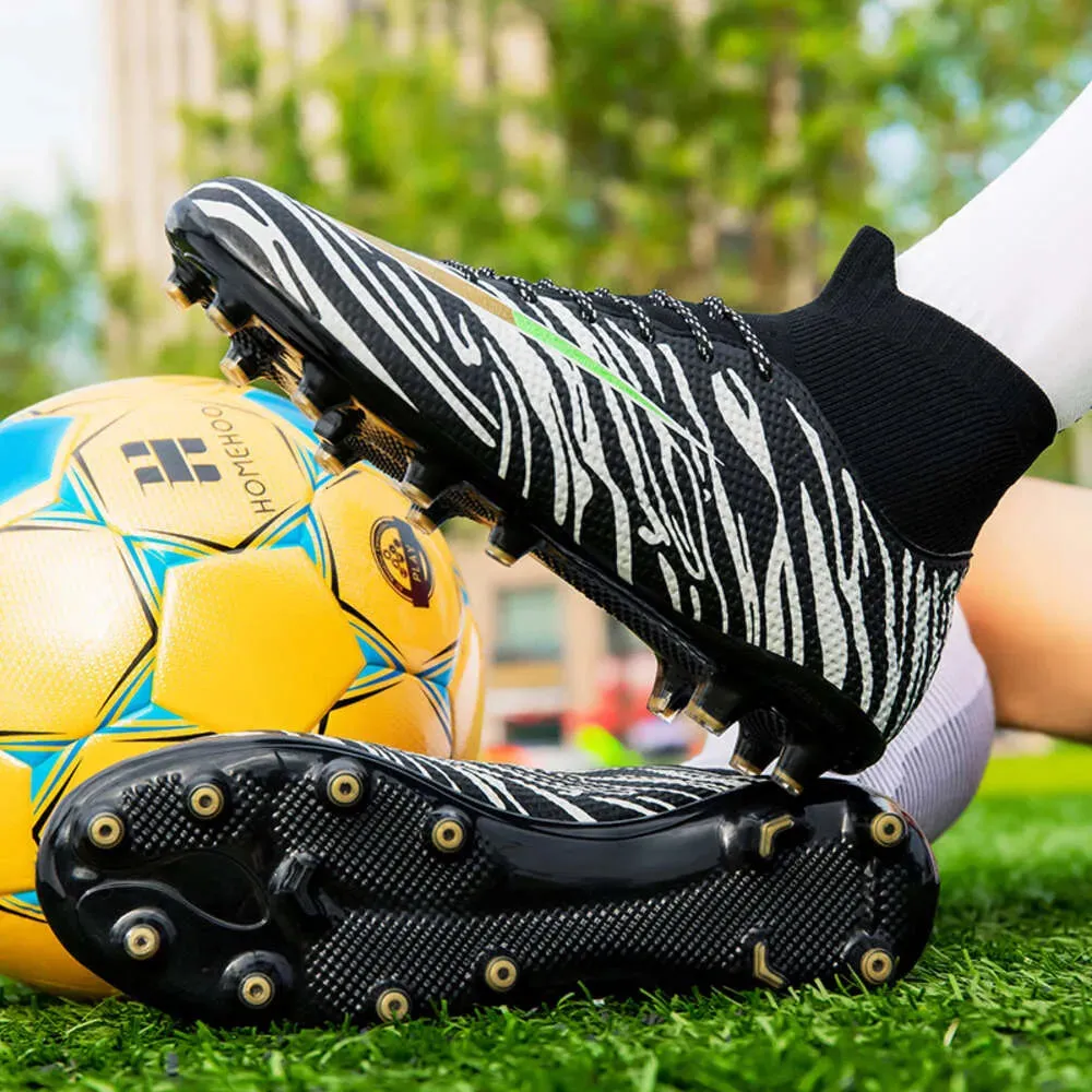 New Arrived  Wholesale High-Quality Professional Men Football Training Soccer Shoes