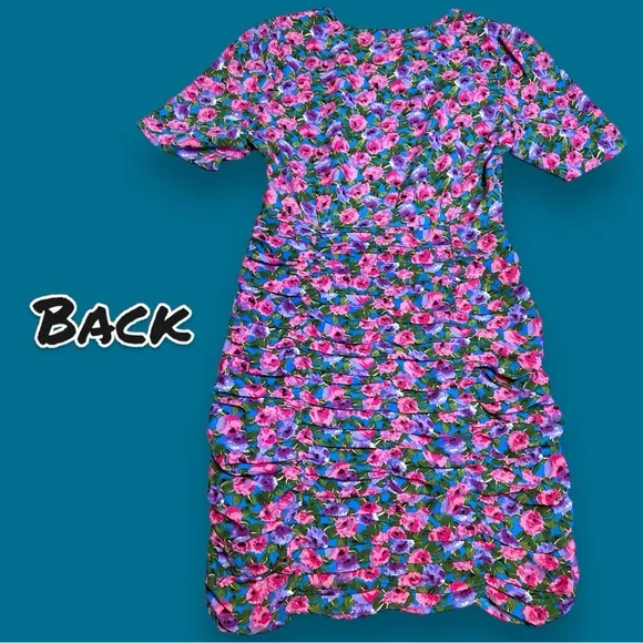 NWT Vernacular Cross Front Ruched Dress in Multicolored Floral Print. Size Small