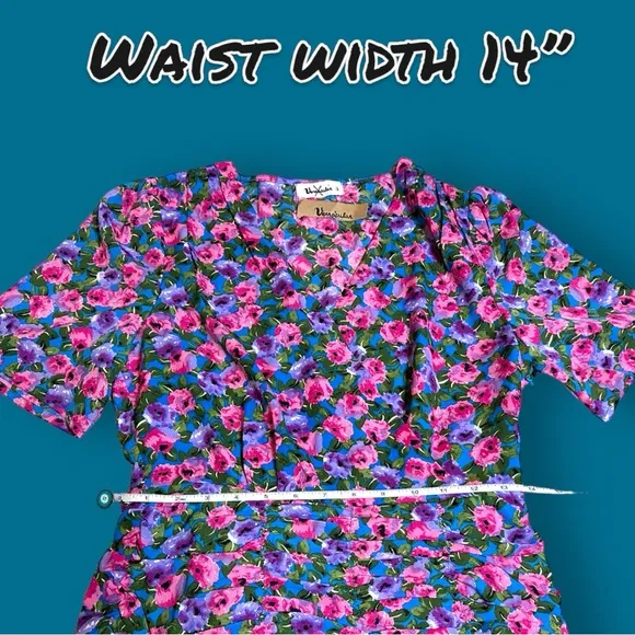 NWT Vernacular Cross Front Ruched Dress in Multicolored Floral Print. Size Small