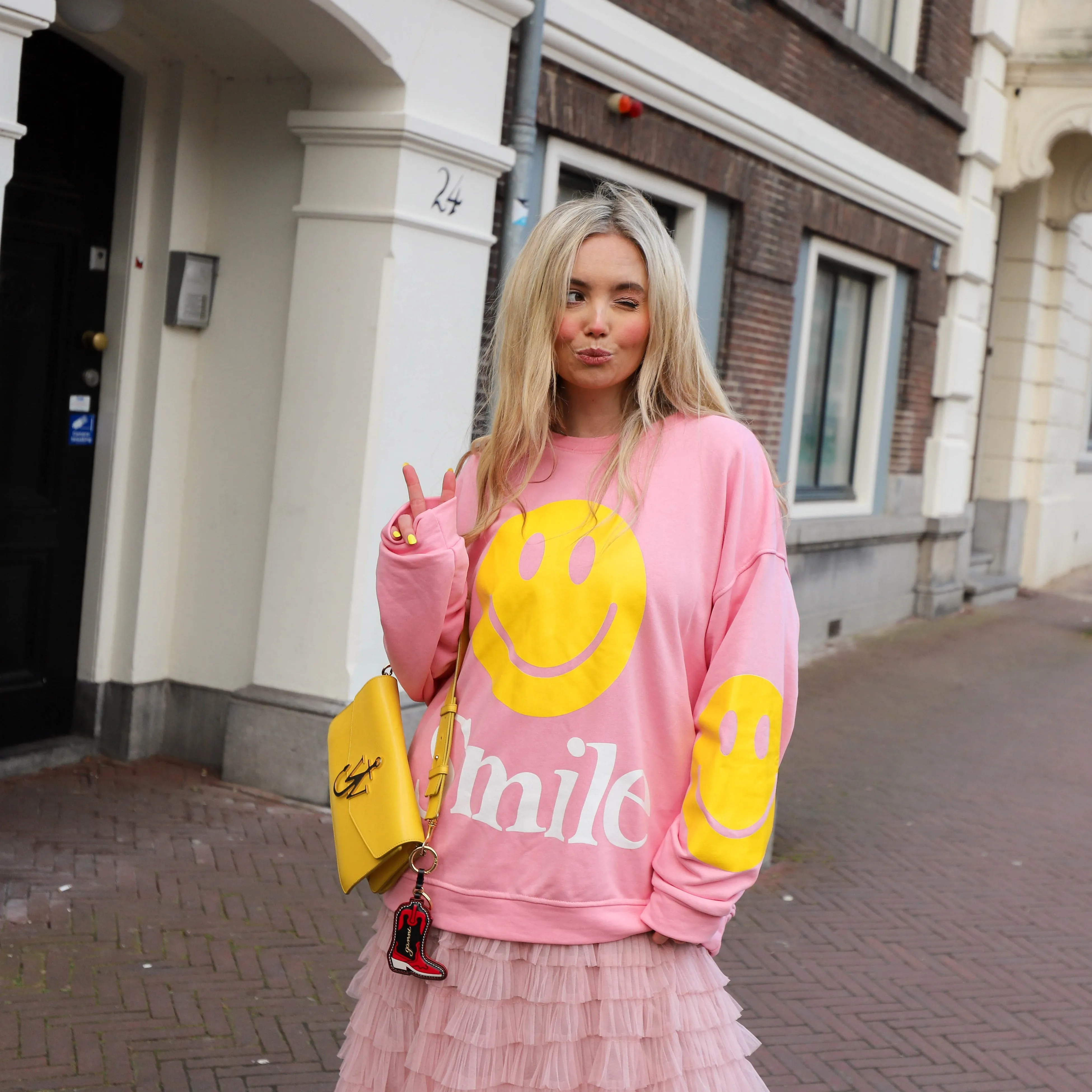 Smile sweater roze