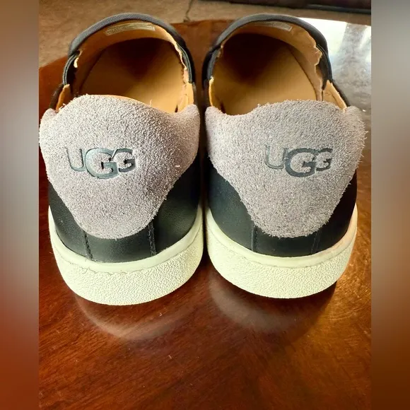 Ugg Cas Slip On Sneaker Casual Loafer Womens Shoe Black Leather Size 8.5