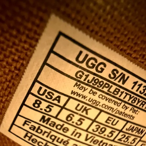 Ugg Cas Slip On Sneaker Casual Loafer Womens Shoe Black Leather Size 8.5